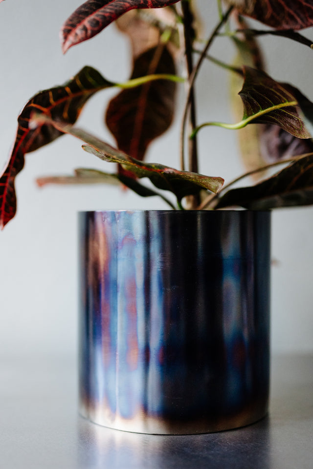 Flower pot LOTO Burned Blue Iron